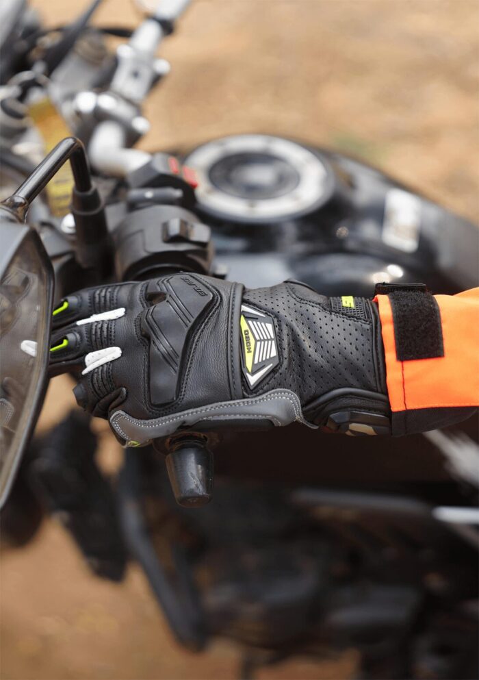 SOLACE Hobo Semi-Gauntlet Gloves - Black Neon