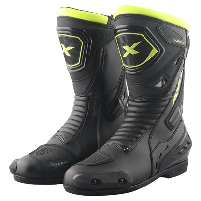 Axor Slipstream PRO Riding Boots – Sleek black motorcycle boots with reinforced ankle protection, lightweight design, and a sporty aerodynamic profile for performance riding.
motorizzr