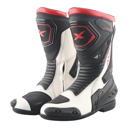 Axor Slipstream PRO Riding Boots – Sleek black motorcycle boots with reinforced ankle protection, lightweight design, and a sporty aerodynamic profile for performance riding.
motorizzr