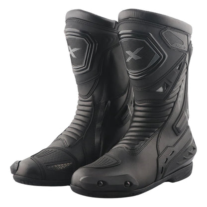 Axor Slipstream PRO Riding Boots – Sleek black motorcycle boots with reinforced ankle protection, lightweight design, and a sporty aerodynamic profile for performance riding.
motorizzr