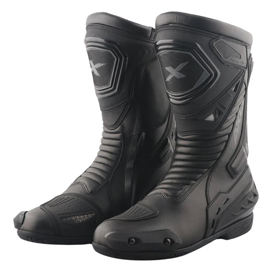 Axor Slipstream PRO Riding Boots – Sleek black motorcycle boots with reinforced ankle protection, lightweight design, and a sporty aerodynamic profile for performance riding.
motorizzr